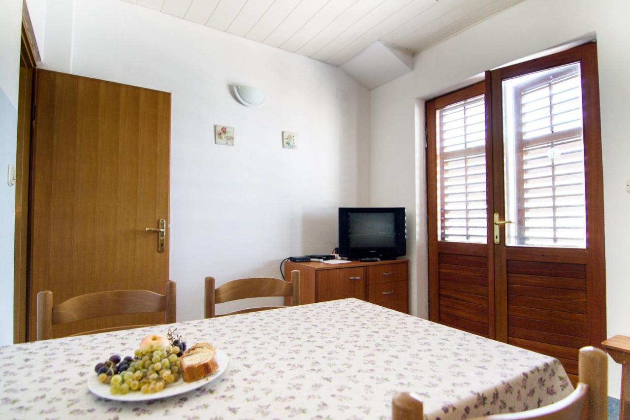 Apartment Stomorska 8650A Luaran gambar